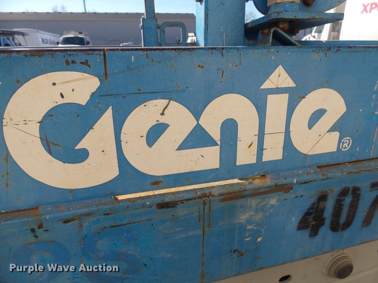 image for item DX9143 2002 Genie GS-2632 scissor lift