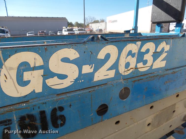 image for item DX9143 2002 Genie GS-2632 scissor lift