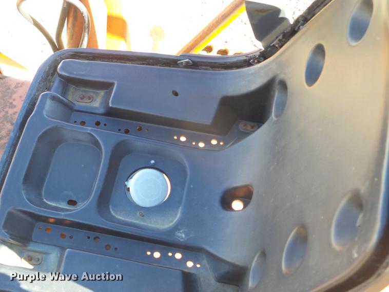 image for item DX9539 1989 Ditch Witch 6510DD trencher