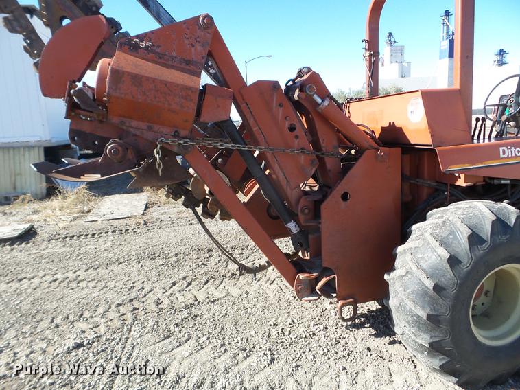 image for item DX9539 1989 Ditch Witch 6510DD trencher