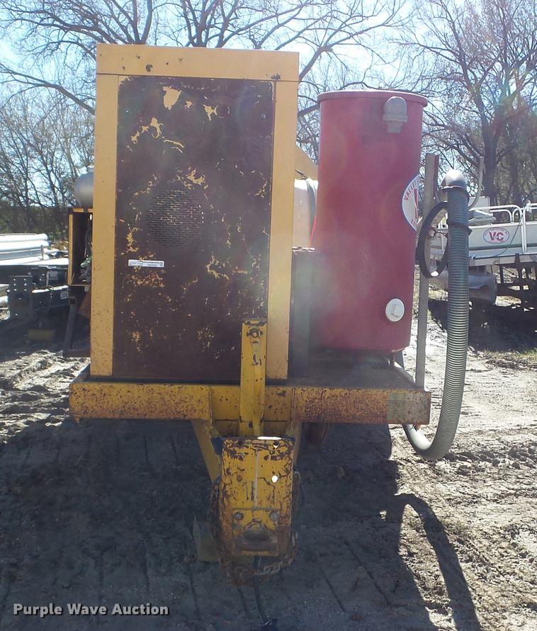 image for item DX9566 2001 Vac-tron vacuum trailer