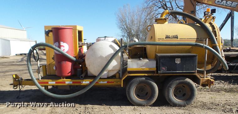image for item DX9566 2001 Vac-tron vacuum trailer