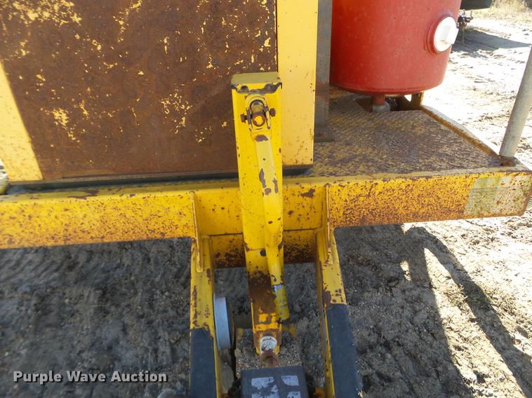 image for item DX9566 2001 Vac-tron vacuum trailer