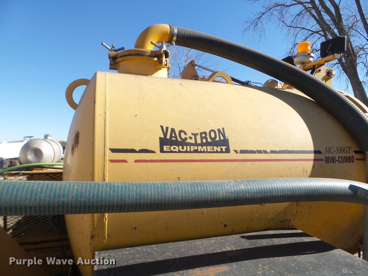 image for item DX9566 2001 Vac-tron vacuum trailer