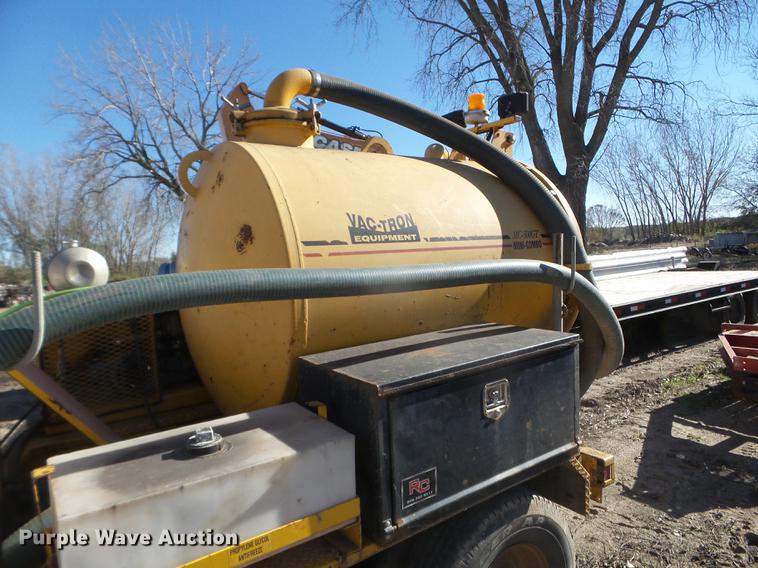 image for item DX9566 2001 Vac-tron vacuum trailer