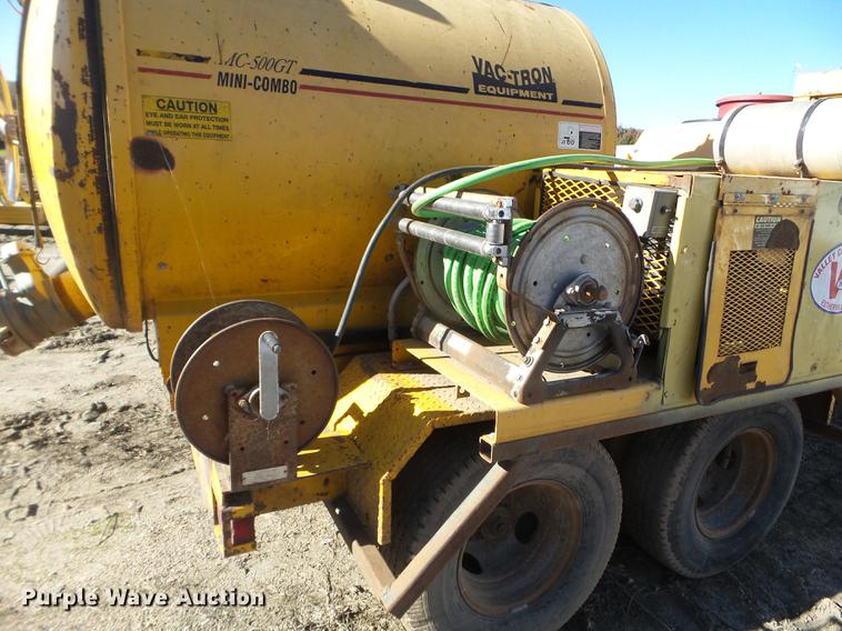 image for item DX9566 2001 Vac-tron vacuum trailer