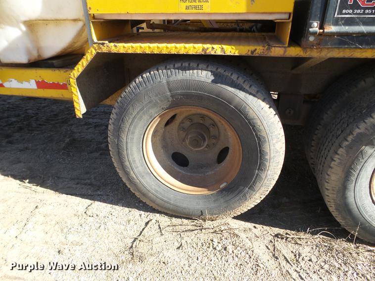 image for item DX9566 2001 Vac-tron vacuum trailer