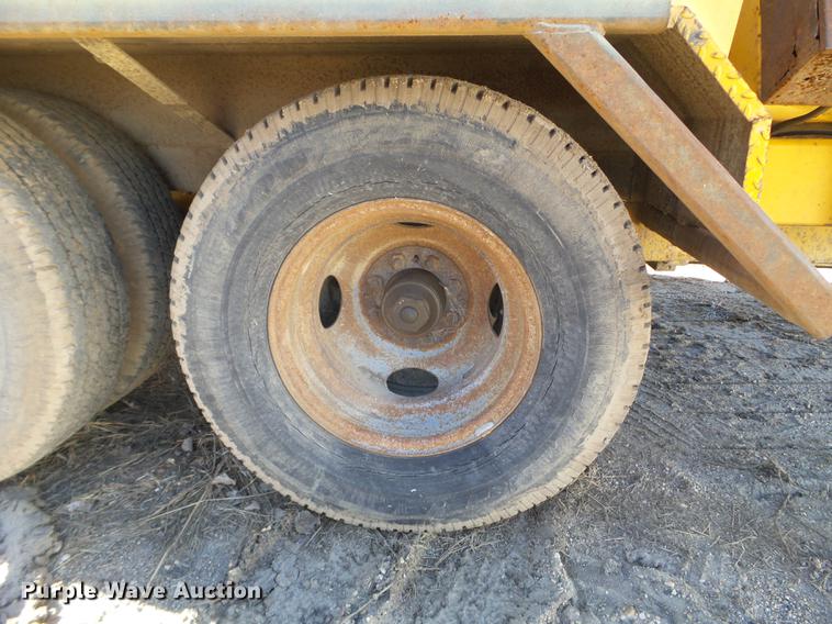 image for item DX9566 2001 Vac-tron vacuum trailer