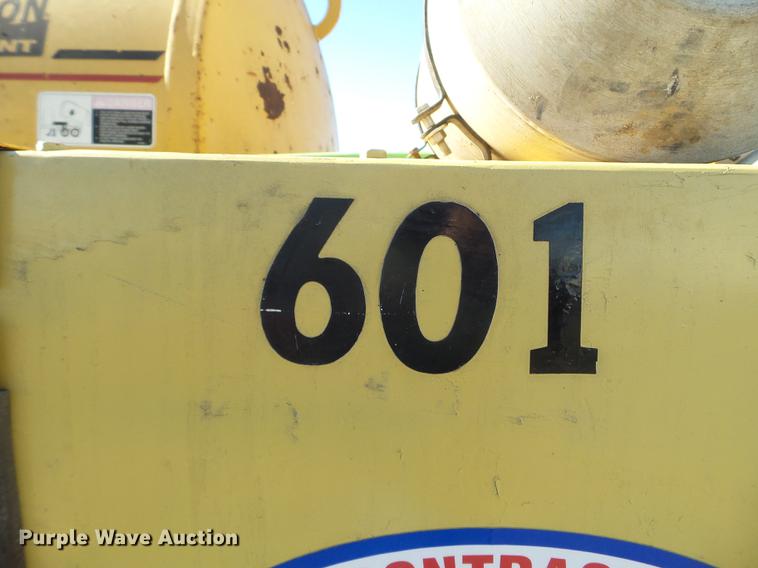 image for item DX9566 2001 Vac-tron vacuum trailer