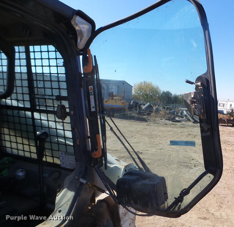 image for item DX9572 2015 Bobcat T770 skid steer