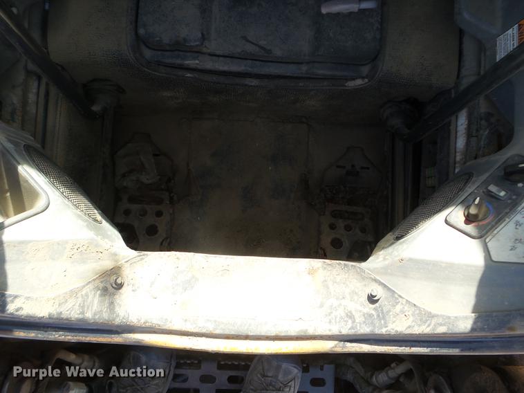 image for item DX9572 2015 Bobcat T770 skid steer