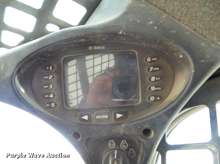 image for item DX9572 2015 Bobcat T770 skid steer