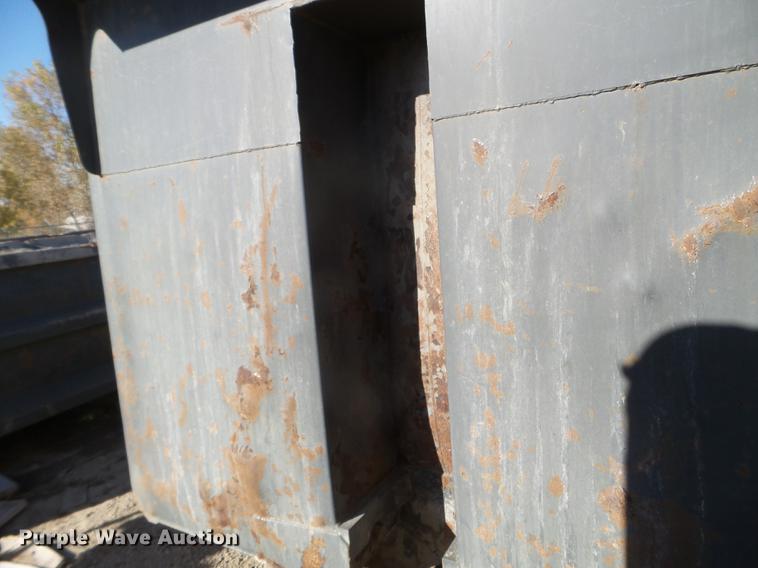 image for item DX9573 Henderson XDX16X44 dump bed