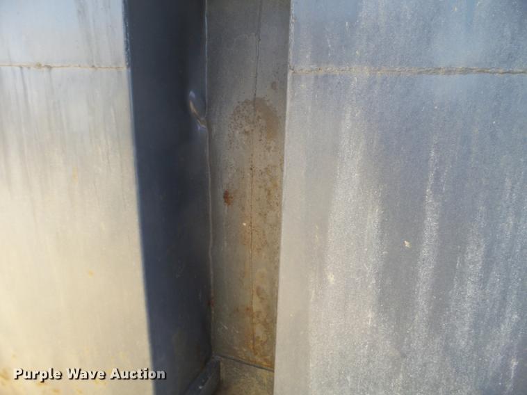 image for item DX9576 Henderson XDX16X44 dump bed