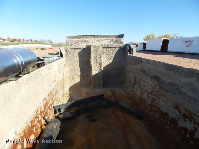 image for item DX9576 Henderson XDX16X44 dump bed