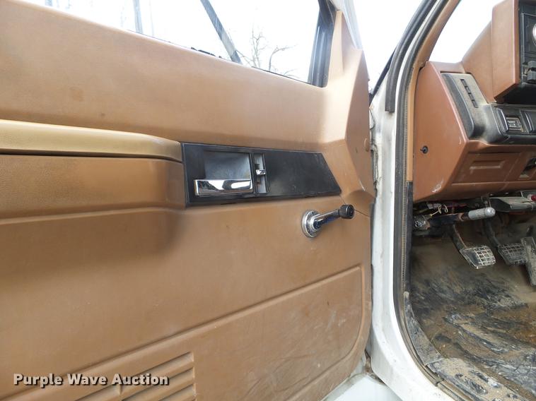 image for item DX9577 1992 Chevrolet Kodiak dump truck