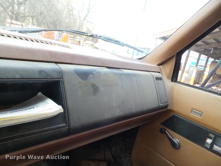 image for item DX9577 1992 Chevrolet Kodiak dump truck