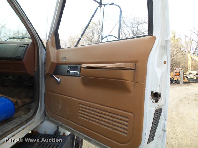 image for item DX9577 1992 Chevrolet Kodiak dump truck