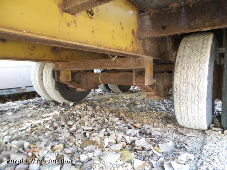 image for item DX9578 1995 Eager Beaver 10HDB equipment trailer