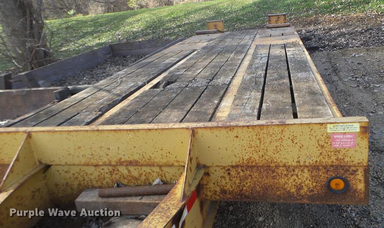 image for item DX9578 1995 Eager Beaver 10HDB equipment trailer