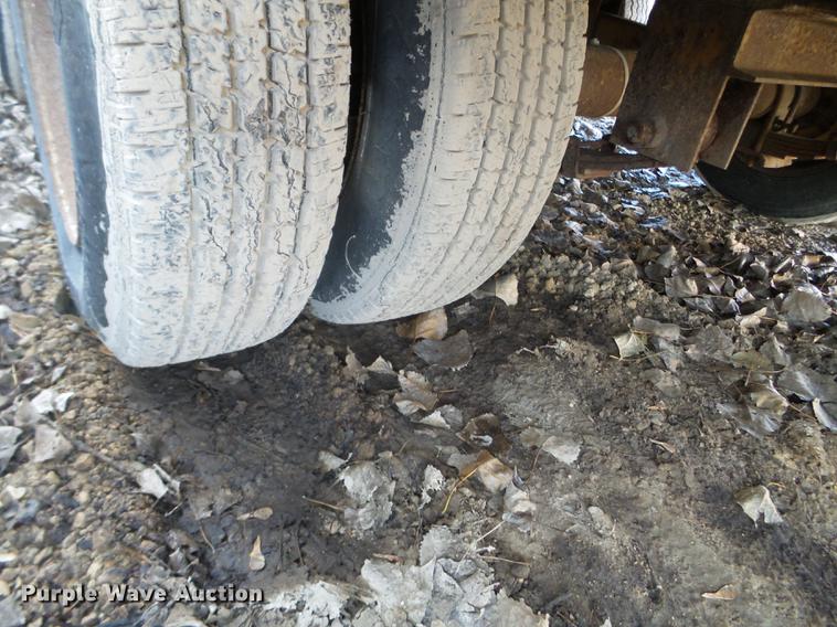 image for item DX9578 1995 Eager Beaver 10HDB equipment trailer