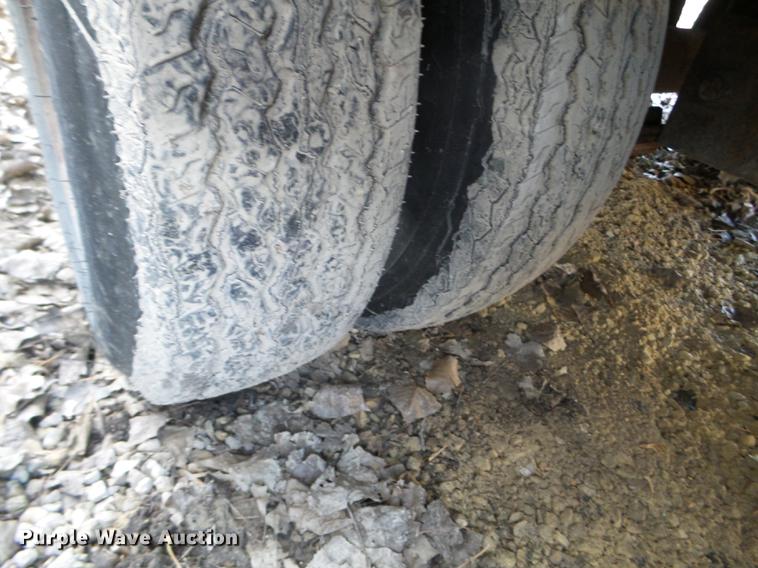 image for item DX9578 1995 Eager Beaver 10HDB equipment trailer