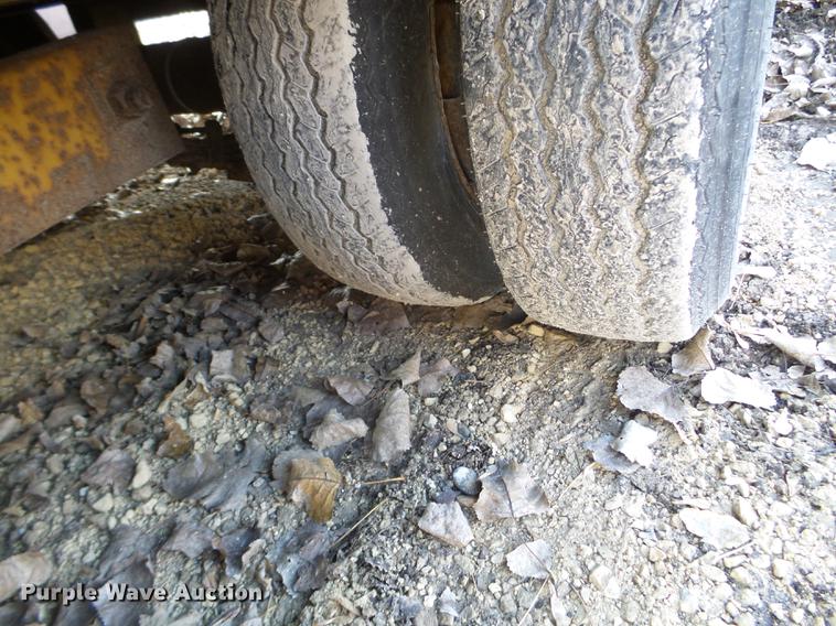 image for item DX9578 1995 Eager Beaver 10HDB equipment trailer