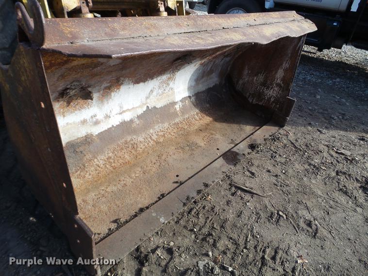 image for item DX9686 Michigan / Clark 75A wheel loader