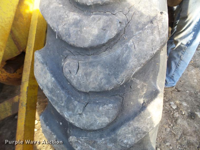 image for item DX9686 Michigan / Clark 75A wheel loader