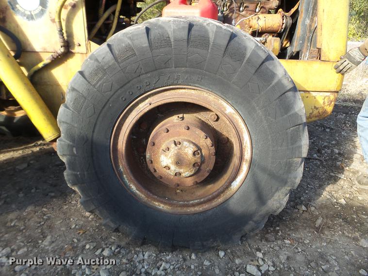 image for item DX9686 Michigan / Clark 75A wheel loader