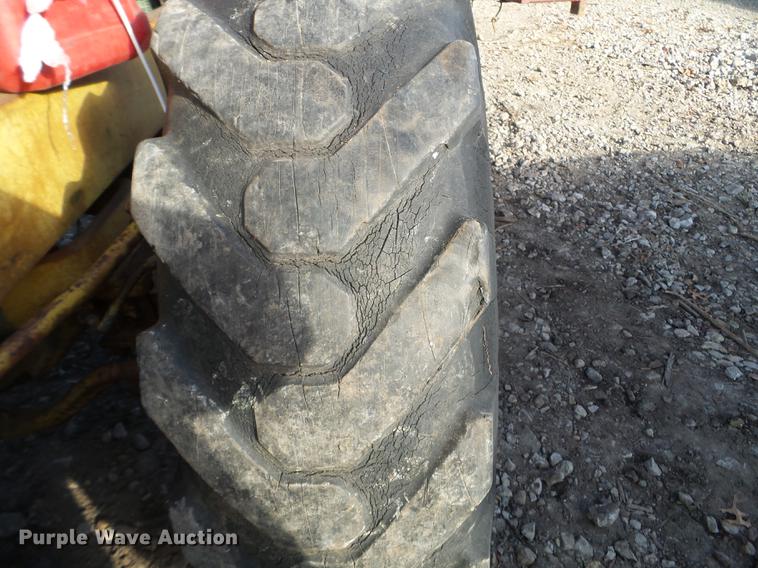 image for item DX9686 Michigan / Clark 75A wheel loader