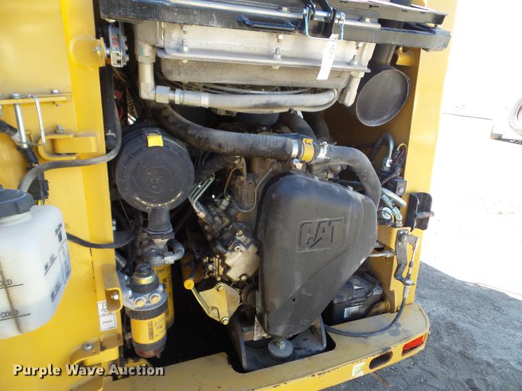 image for item DZ9460 2008 Caterpillar 216B2 skid steer