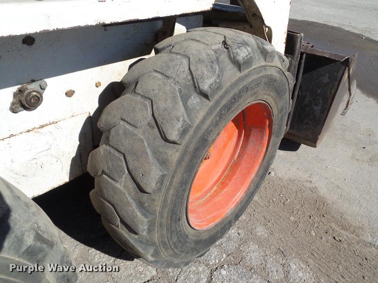 image for item DZ9461 1988 Bobcat 642B skid steer