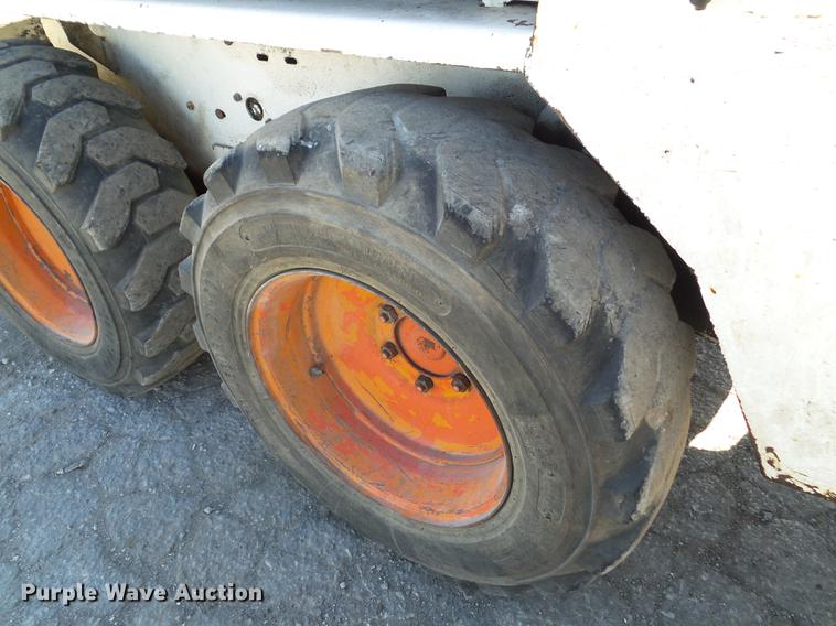 image for item DZ9461 1988 Bobcat 642B skid steer