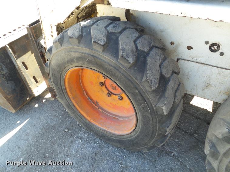 image for item DZ9461 1988 Bobcat 642B skid steer