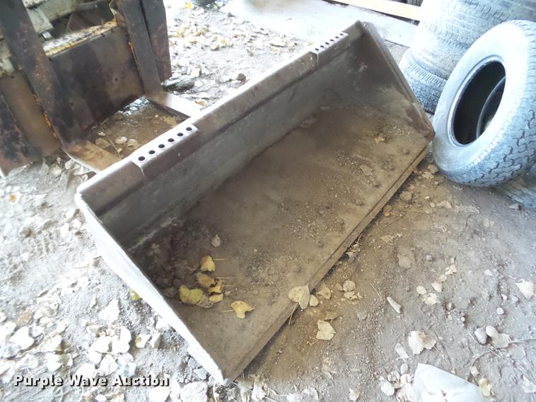 image for item DZ9461 1988 Bobcat 642B skid steer