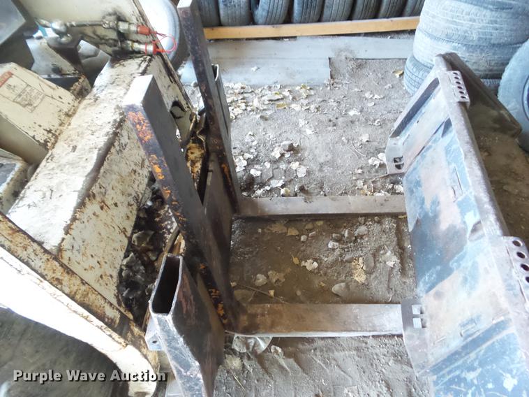 image for item DZ9461 1988 Bobcat 642B skid steer