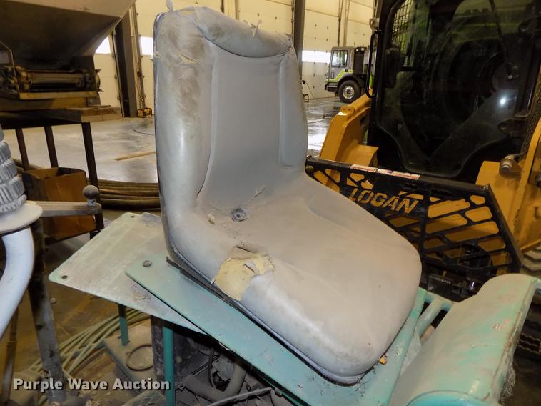 image for item DZ9606 MQ Whiteman HHN31VTCSL5 power trowel