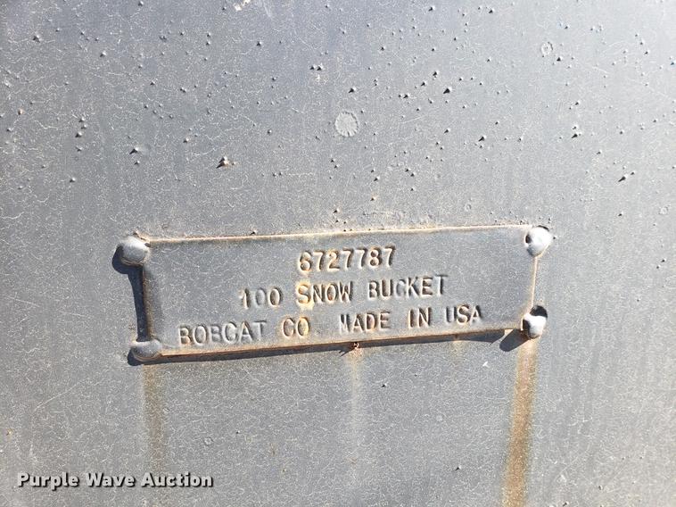 image for item EF9986 Bobcat skid steer snow bucket