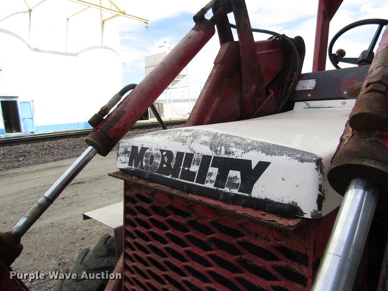 image for item EH9309 Mobility Dipper wheel loader