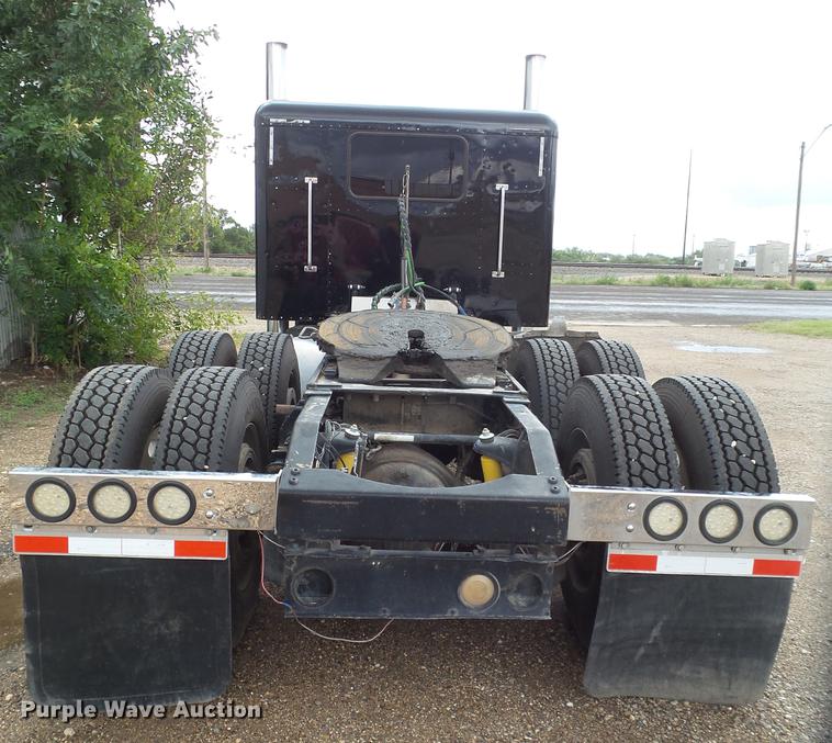 image for item EI9664 2007 Peterbilt 379 semi truck