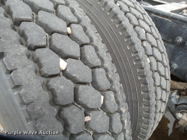 image for item EI9664 2007 Peterbilt 379 semi truck