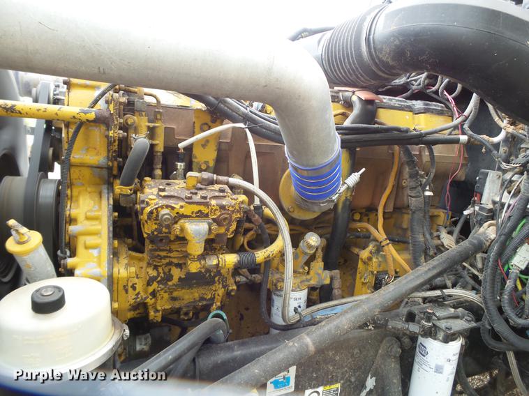 image for item EI9664 2007 Peterbilt 379 semi truck