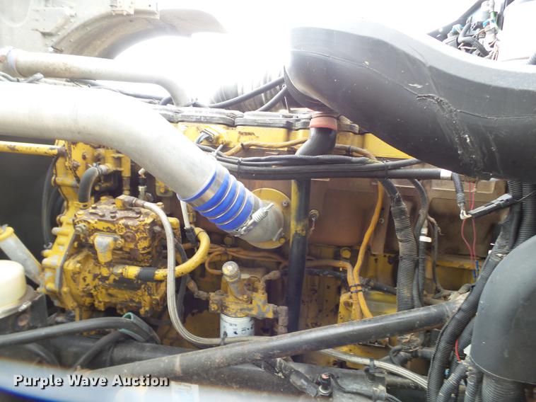 image for item EI9664 2007 Peterbilt 379 semi truck