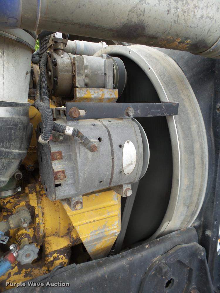 image for item EI9664 2007 Peterbilt 379 semi truck