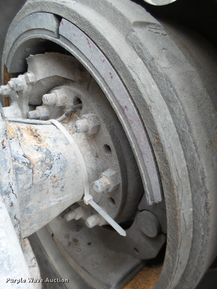 image for item EI9664 2007 Peterbilt 379 semi truck