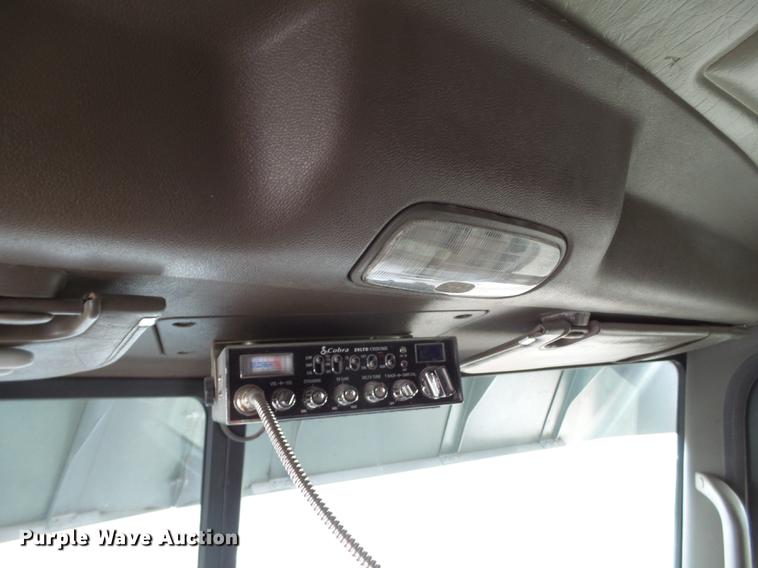 image for item EI9664 2007 Peterbilt 379 semi truck