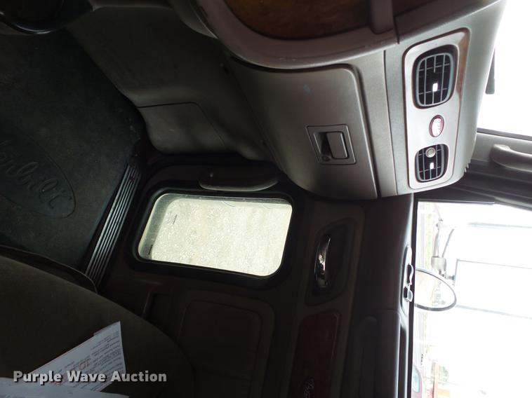 image for item EI9664 2007 Peterbilt 379 semi truck