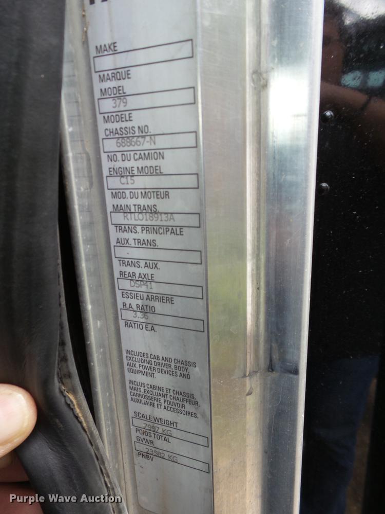 image for item EI9664 2007 Peterbilt 379 semi truck