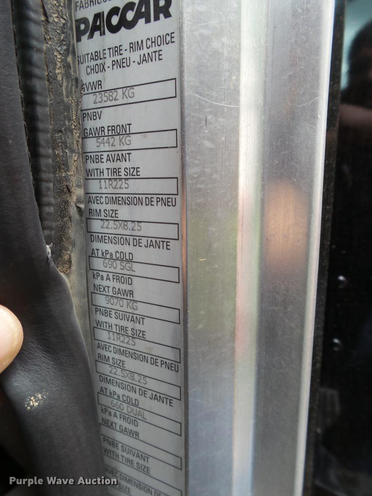 image for item EI9664 2007 Peterbilt 379 semi truck